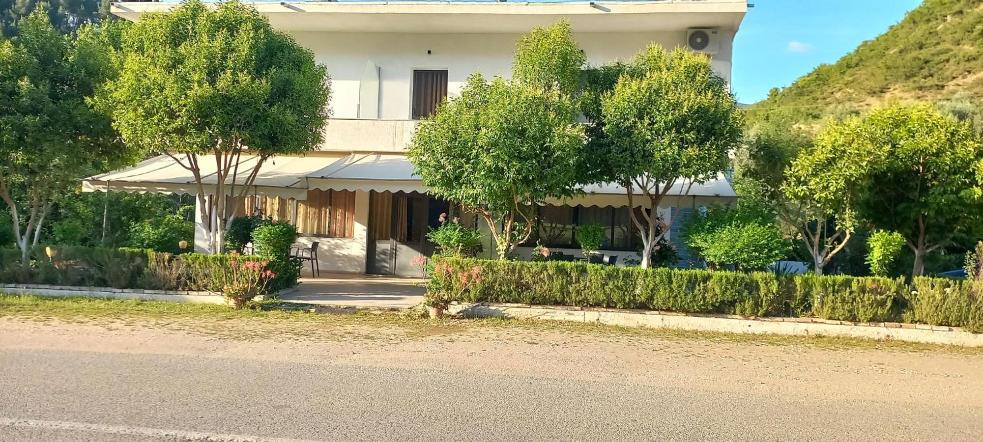 Hotel Eno Përmet Eksteriør bilde